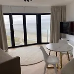 Melcview شقة